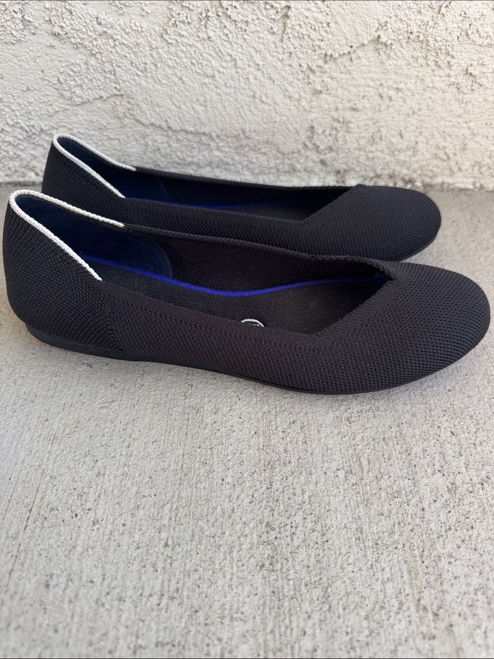 Rothy's Black Knit Women's Ballet Flats with White Trim  back size 8
